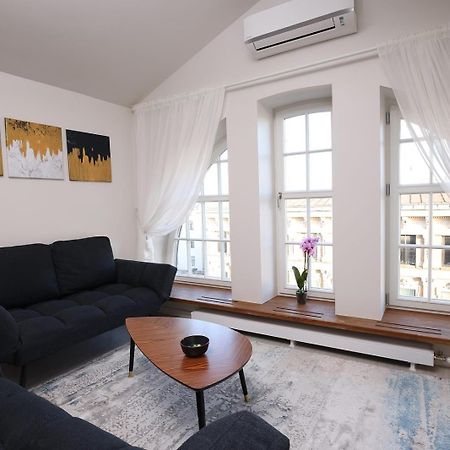 דירות ריגה Bright Attic Flat In The Centre מראה חיצוני תמונה